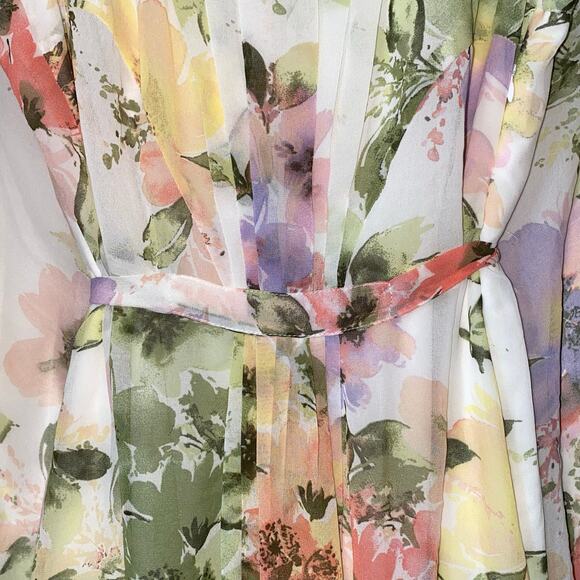 Seventh Avenue Sheer Floral Dress w/ white lining and cape sleeves, Size 8 - Picture 5 of 13